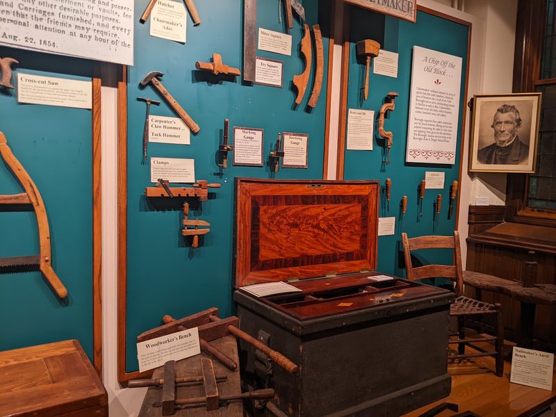 Woodworking Displays That Make You Rethink Furniture Woodworking Displays That Make You Rethink Furniture