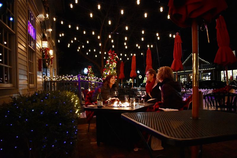 Zionsville Brick Streets and Seasonal Events Zionsville Brick Streets and Seasonal Events