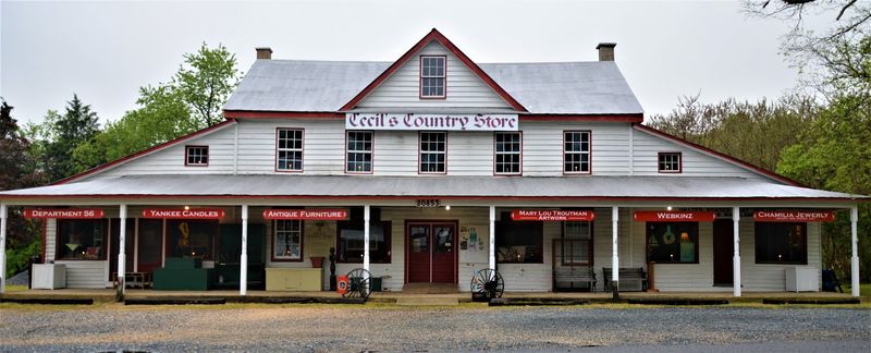 A 1906 Building That Still Remembers Its Grocery Days
