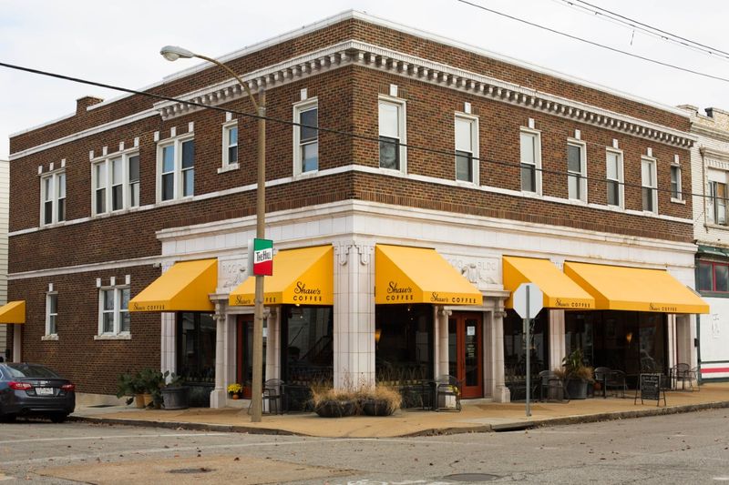 A 1924 Bank With A Big Job For Its Neighbors
