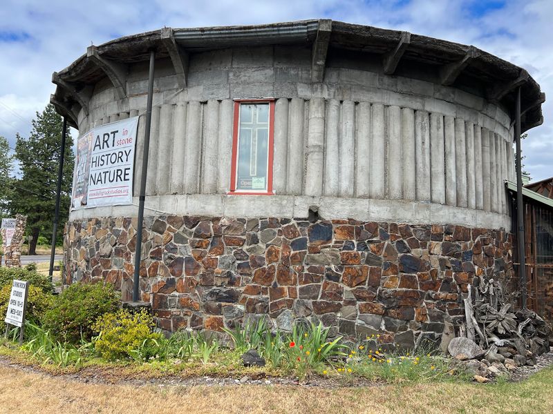 A Building That Grew Stone by Stone A Building That Grew Stone by Stone