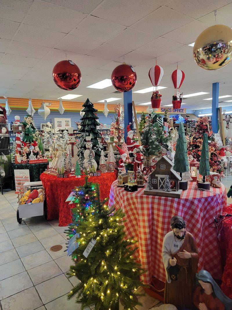 A Christmas Store With More Than 40 Years Of Practice