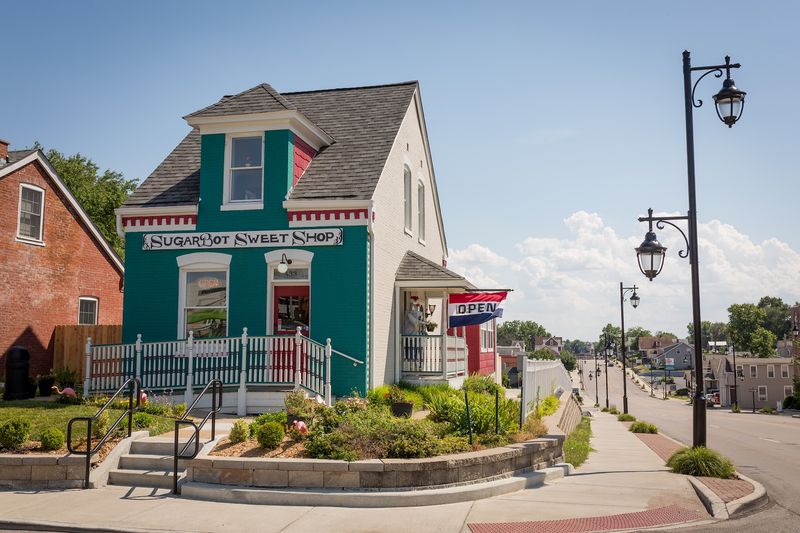 A Collapsing Building Got A Sweet Second Life