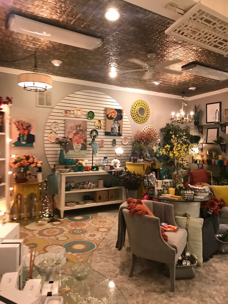 A Cozy Cafe Kept Shoppers Lingering A Little Longer A Cozy Cafe Kept Shoppers Lingering A Little Longer