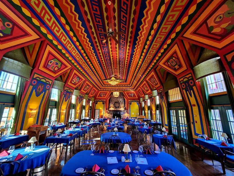 A Dining Hall Painted Like a Dream
