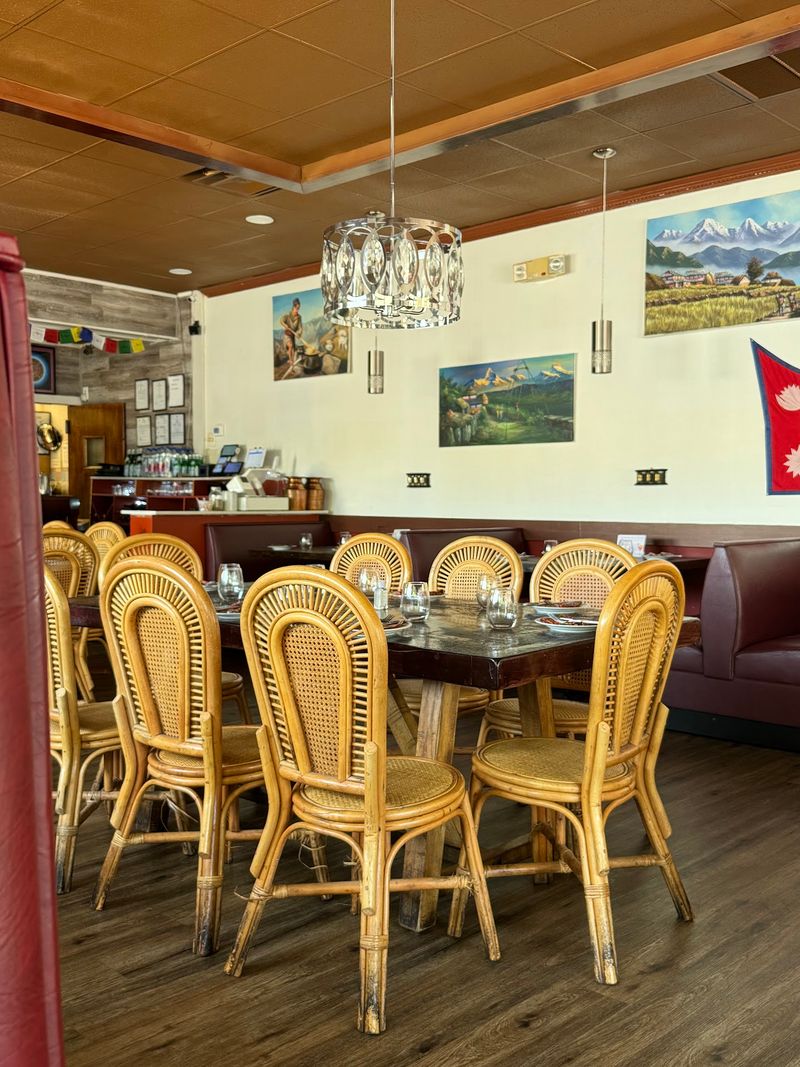 A Dining Room That Feels Both Relaxed And Polished A Dining Room That Feels Both Relaxed And Polished