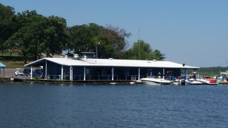 A Dinner Spot That Floats on Green Country Water A Dinner Spot That Floats on Green Country Water