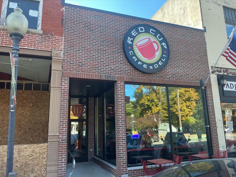 A Downtown Spot That Pairs Perfectly With Dunes Days A Downtown Spot That Pairs Perfectly With Dunes Days