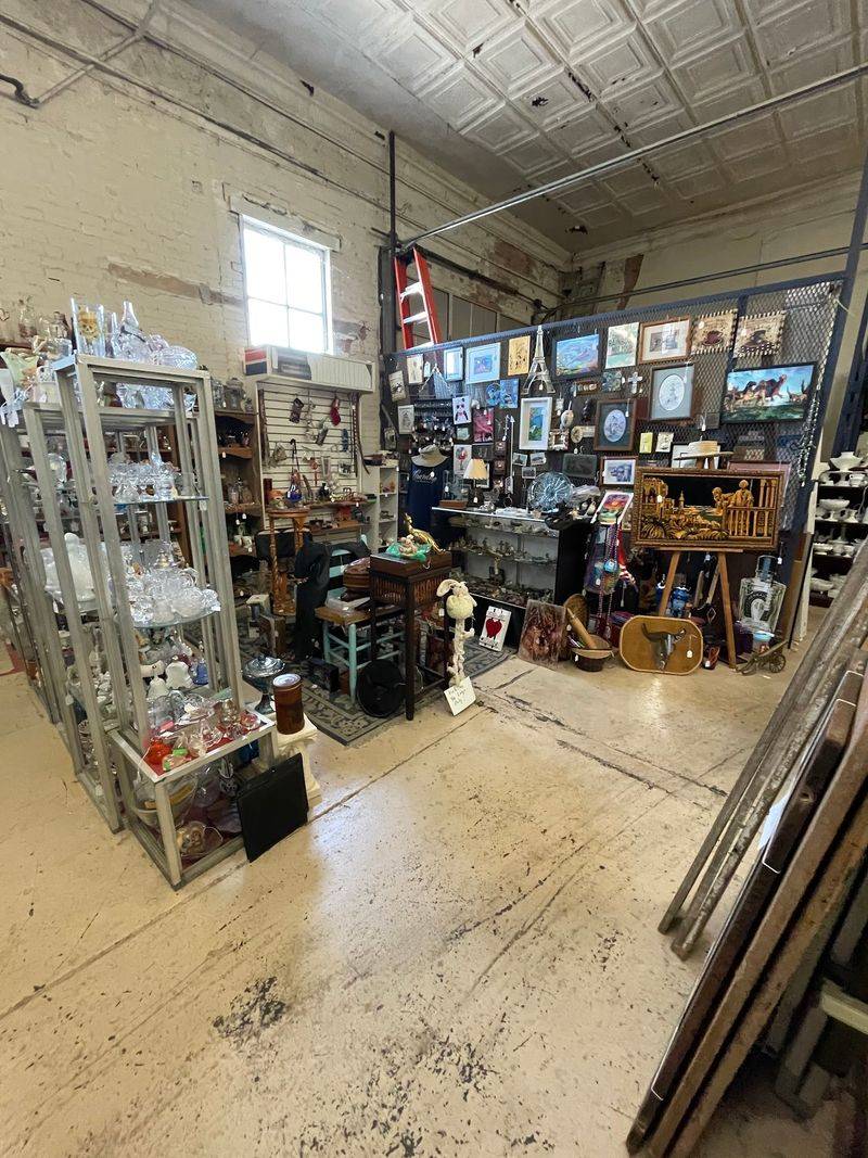 A Family Love Of Antiques Shaped The Whole Shop A Family Love Of Antiques Shaped The Whole Shop