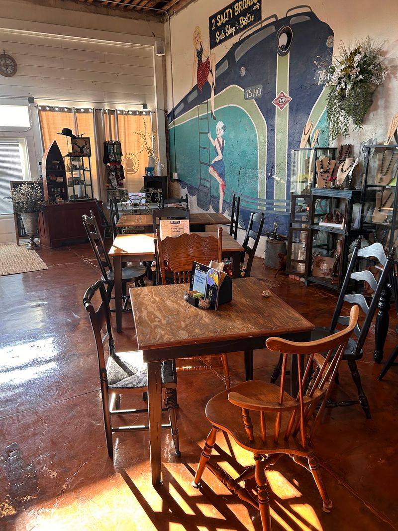 A Gathering Spot for Grand Saline