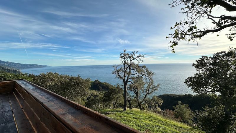 A Hollywood Love Story Behind the Cliff