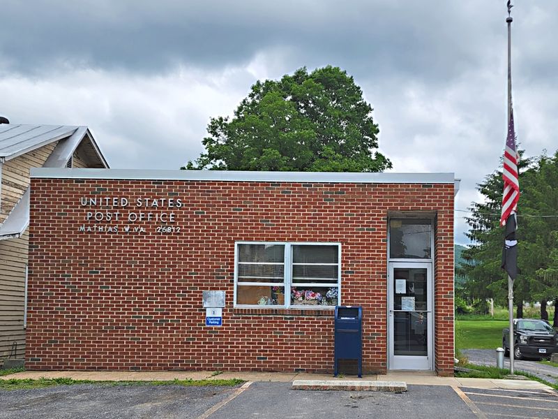 A Mountain Valley Post Office Worth the Detour