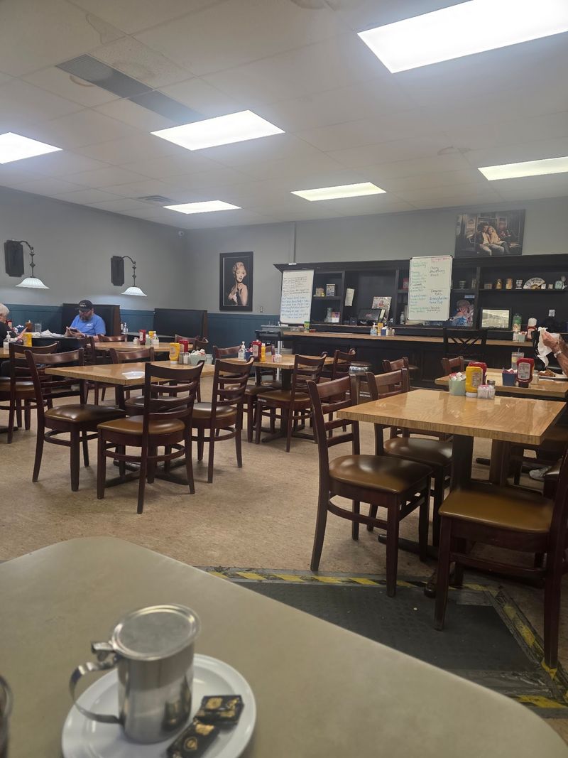 A Neighborhood Diner With Real Staying Power