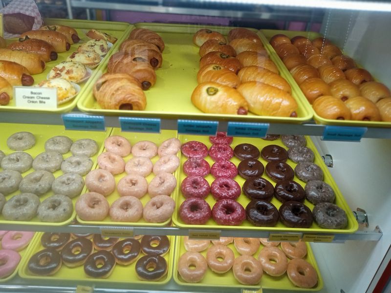 A Neighborhood Donut Counter on the West Side