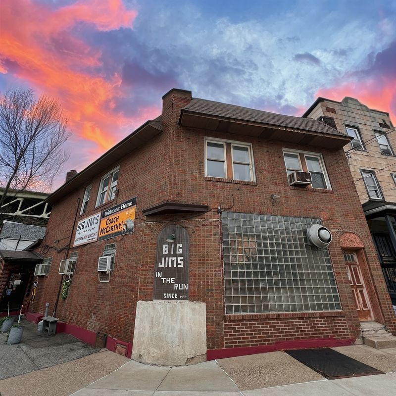 A Neighborhood Spot That Has Been Feeding Pittsburgh Since 1977