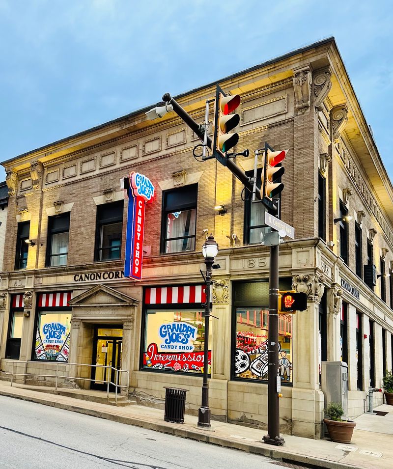 A Pennsylvania Candy Shop Where the Hardest Part Is Choosing What to Take Home A Pennsylvania Candy Shop Where the Hardest Part Is Choosing What to Take Home