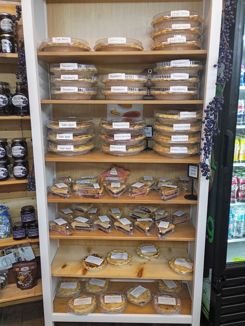 A Pie Case Worth the Detour A Pie Case Worth the Detour