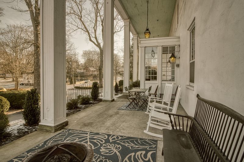 A Porch-Front Welcome in the Greenbrier Valley A Porch-Front Welcome in the Greenbrier Valley