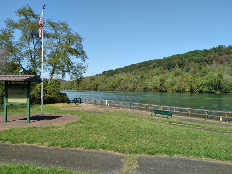 A Riverside Drive Into Rices Landing