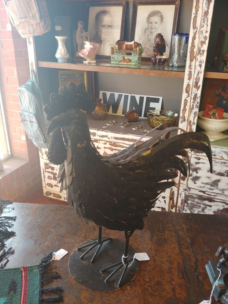 A Rooster-Marked Treasure Hall Off Western Avenue