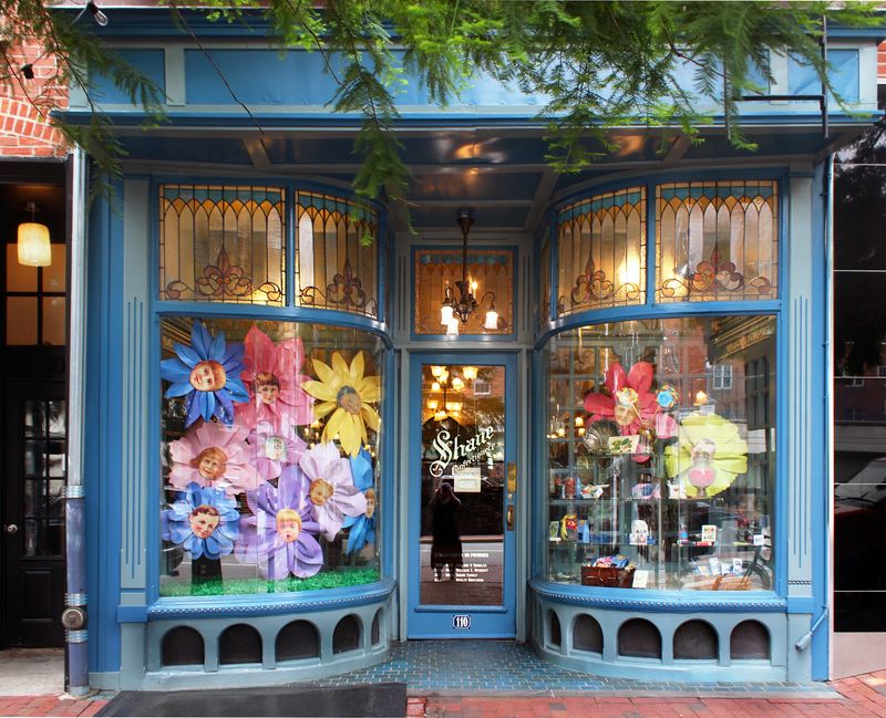 A Shop Window That Pulls You Right In A Shop Window That Pulls You Right In