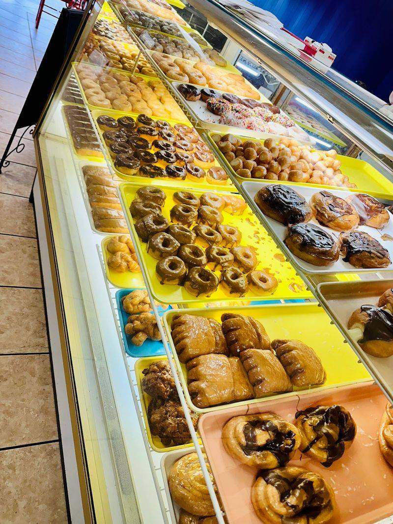 A Small Lincoln County Bakery With A Big Morning Rush A Small Lincoln County Bakery With A Big Morning Rush