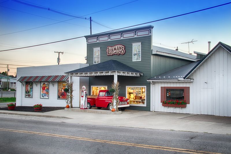 A Small Shop Built for Amish Neighbors A Small Shop Built for Amish Neighbors