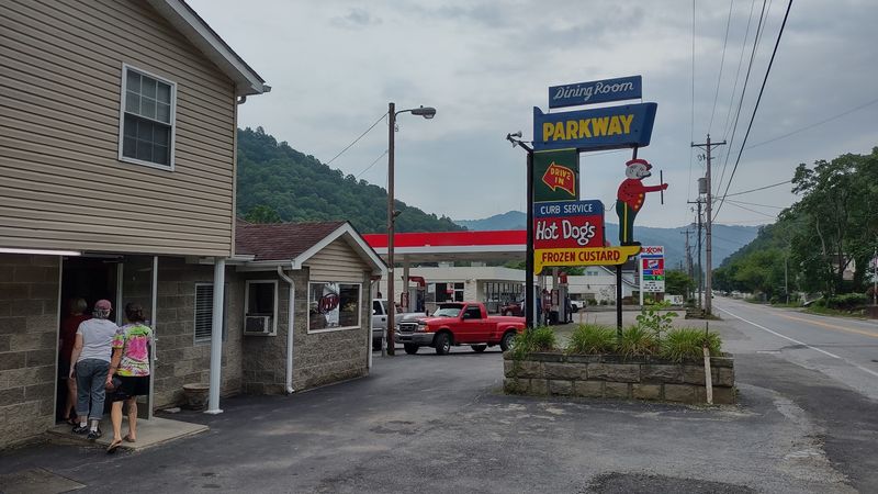 A Southern Coalfield Drive-In With Deep Roots A Southern Coalfield Drive-In With Deep Roots