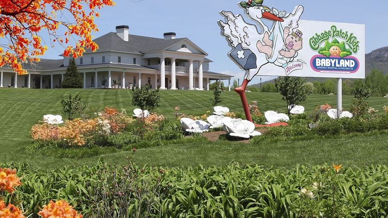 A Southern Mansion With a Very Unusual Job