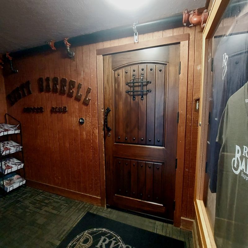 A Steakhouse That Refuses to Advertise Its Front Door A Steakhouse That Refuses to Advertise Its Front Door