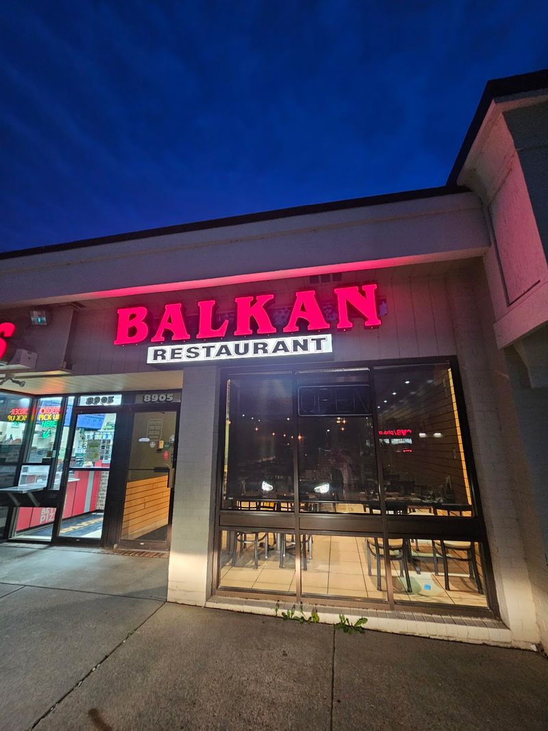 A Strip Mall Surprise in the West End