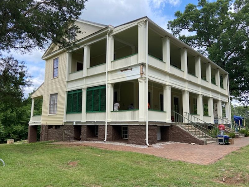 A Summer Home Built to Beat the Heat A Summer Home Built to Beat the Heat