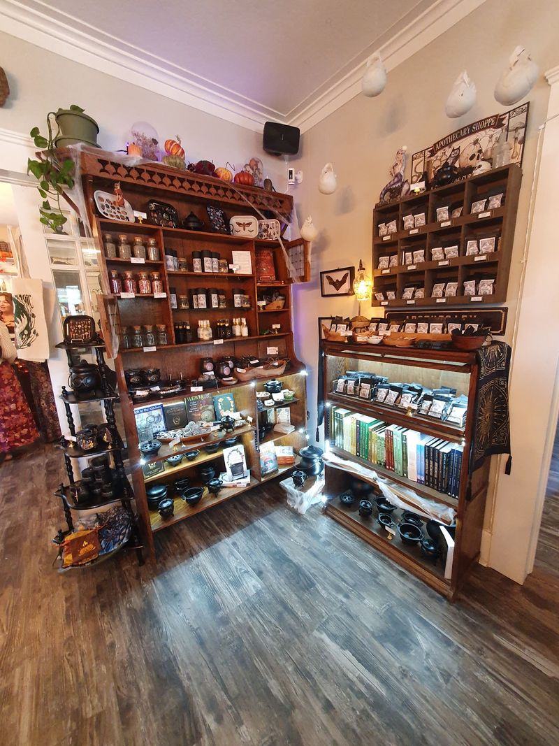 A Town Rallied When the Shop Needed Friends
