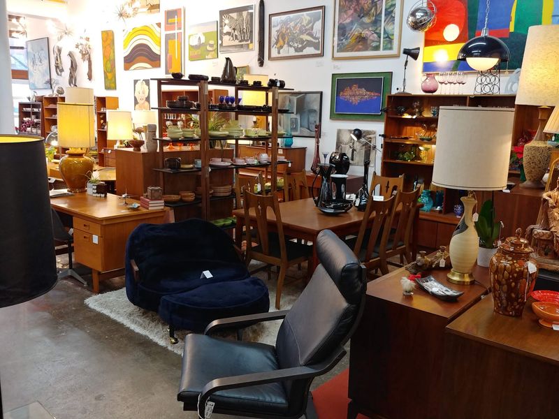 A Whole Crew Of Creative Sellers