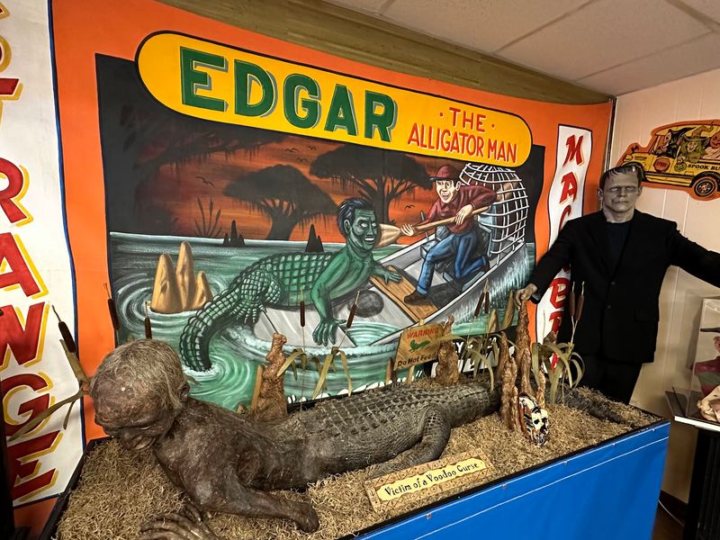 An Alligator Man Brings Old-School Sideshow Energy Straight to Market Street