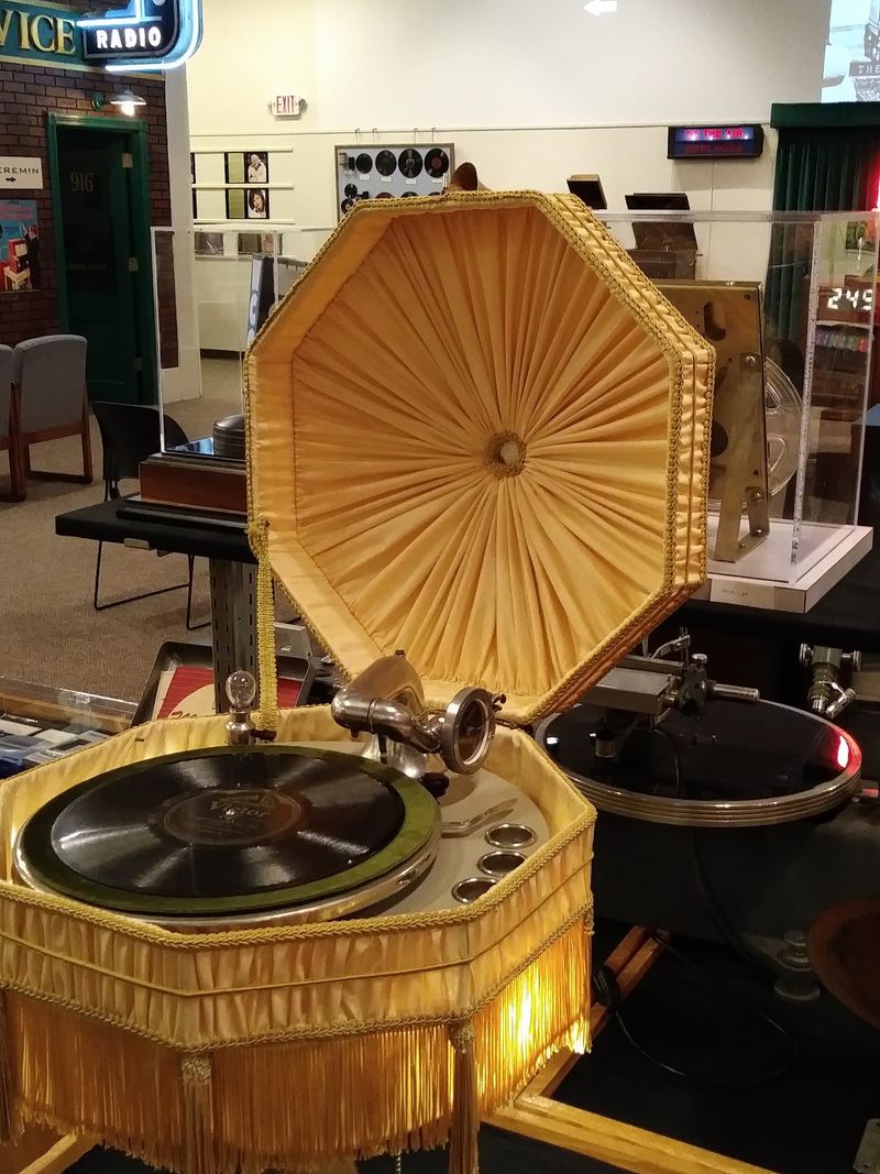 An Edison Phonograph Spinning Sound
