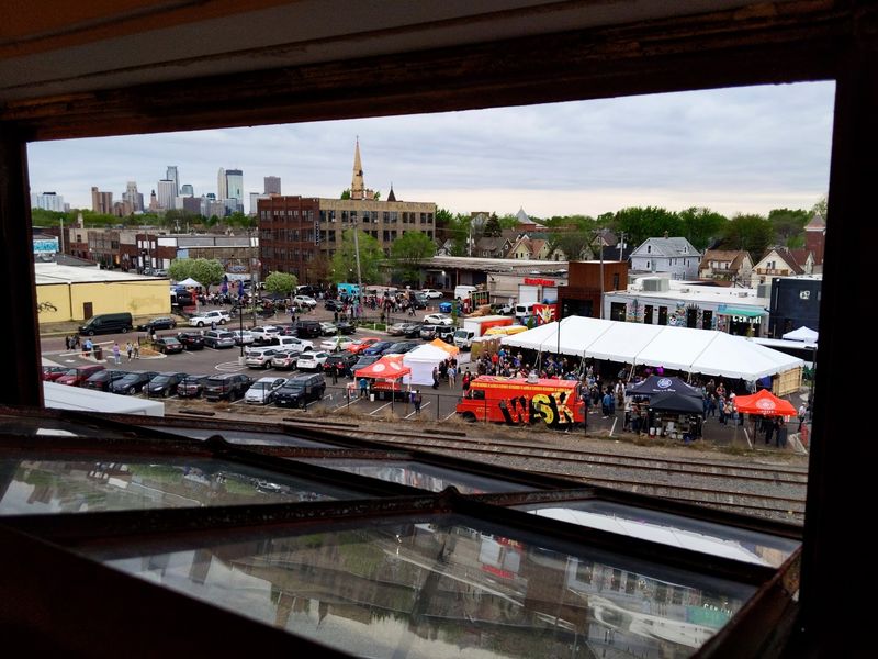 Art-A-Whirl Turns the Building Into a Festival