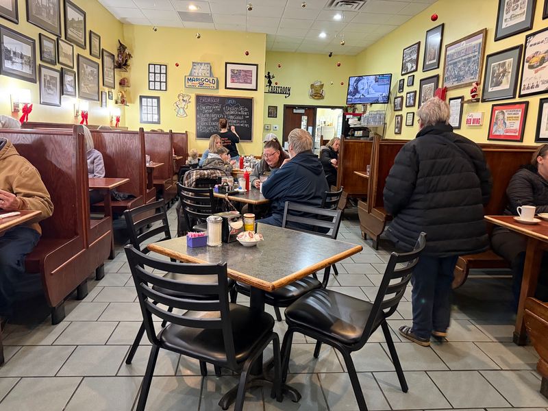 Bev's Cafe Bev's Cafe
