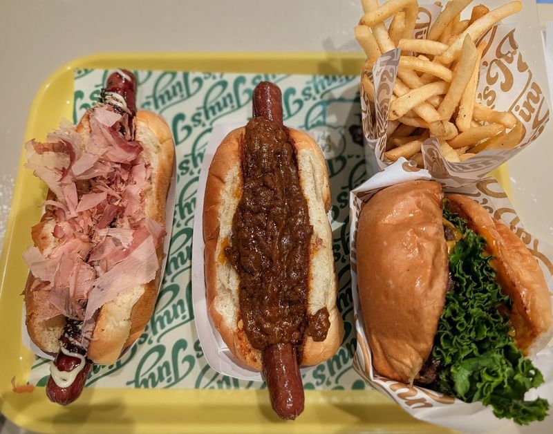 Bonito Flakes Steal the Show on the Tokyo Dog Bonito Flakes Steal the Show on the Tokyo Dog