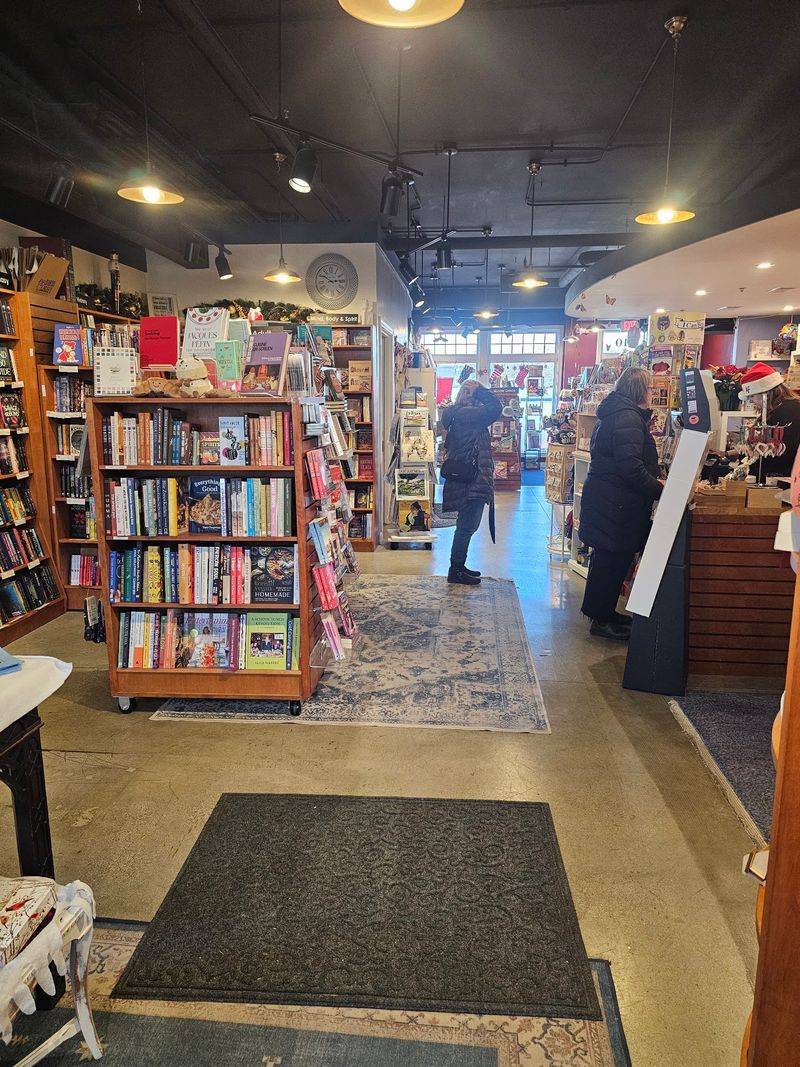Booksellers Who Basically Read Minds