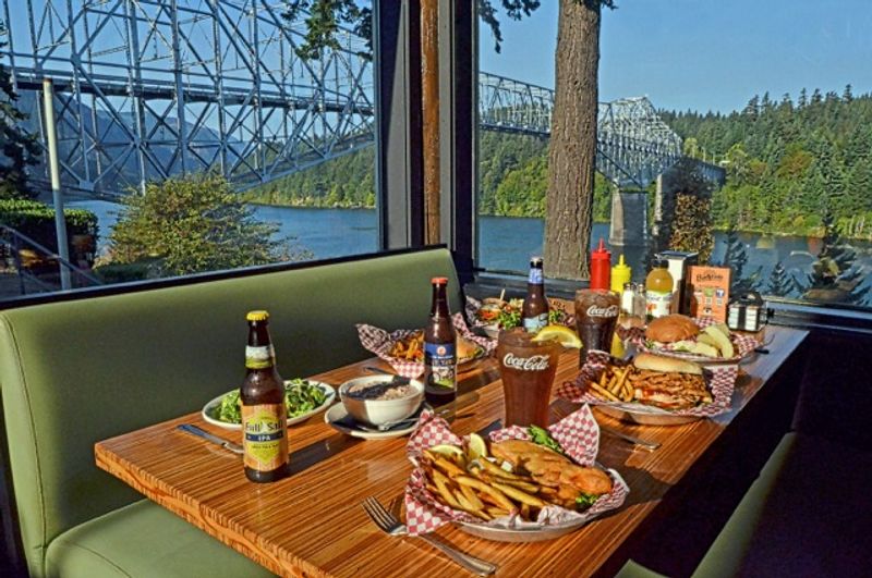 Bridgeside, Cascade Locks