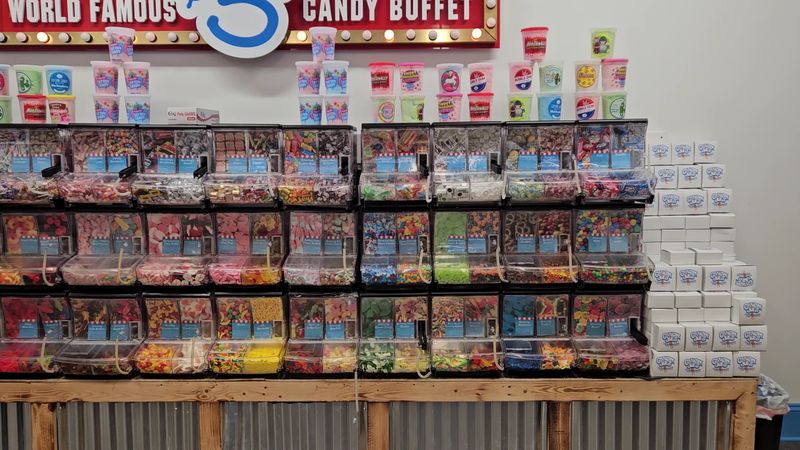 Build Your Own Box At The Famous Candy Buffet Build Your Own Box At The Famous Candy Buffet