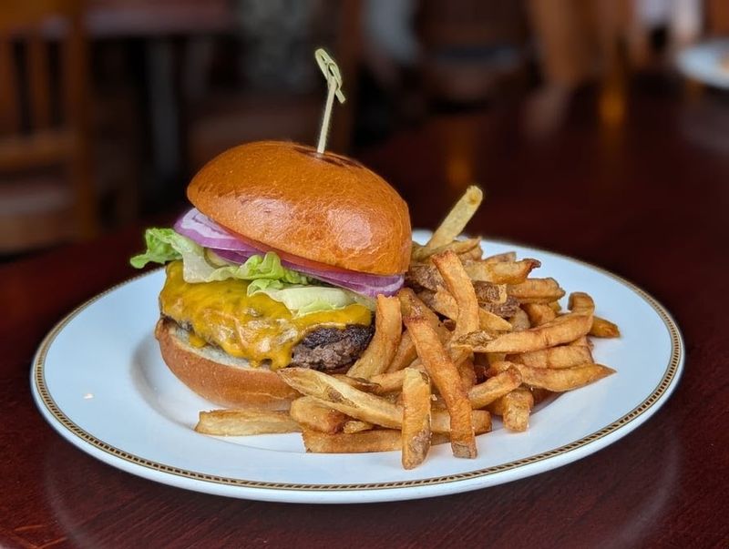 Burgers And Fries Get Serious Attention Here Burgers And Fries Get Serious Attention Here