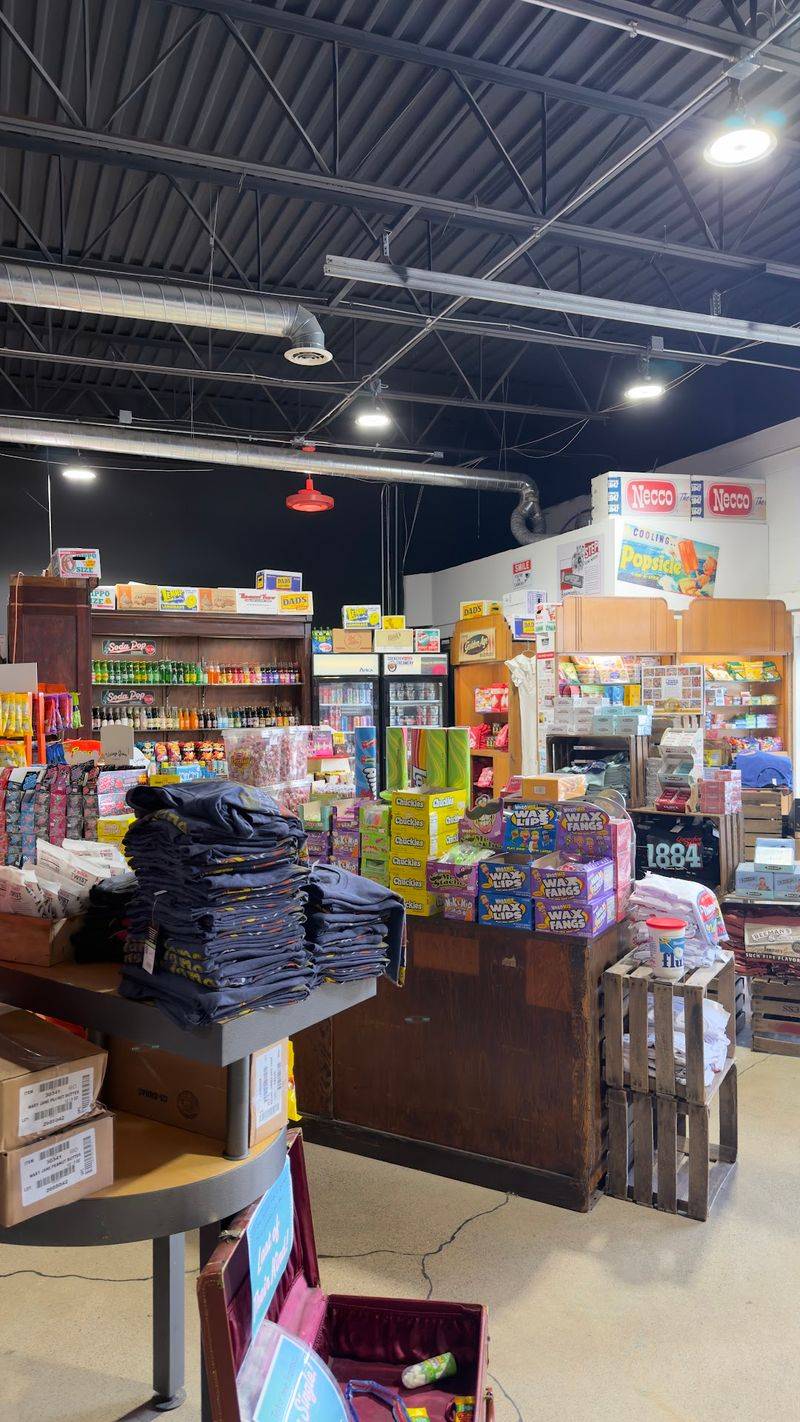 Care Packages Get Easy Thanks To A Built-In Shipping Counter