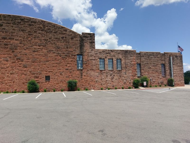 Chandler, Right on East 1st Street