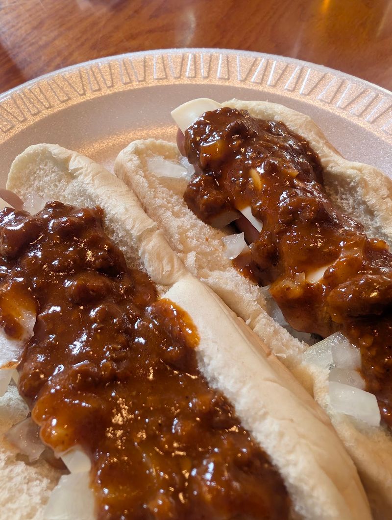 Chili Dogs That Keep The Whole Room Happy