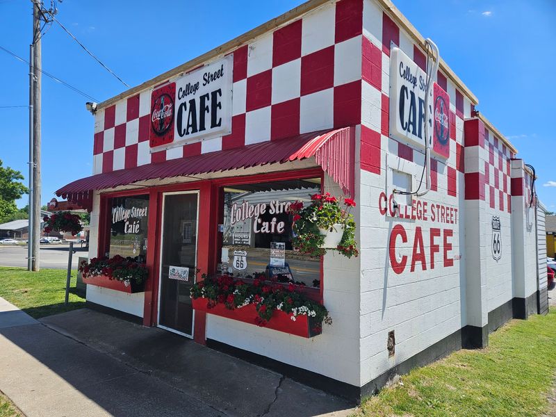 College Street Café, Springfield, MO College Street Café, Springfield, MO
