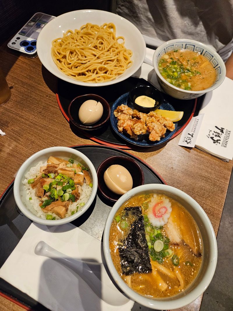 Combos That Feel Like a Mini Feast Combos That Feel Like a Mini Feast