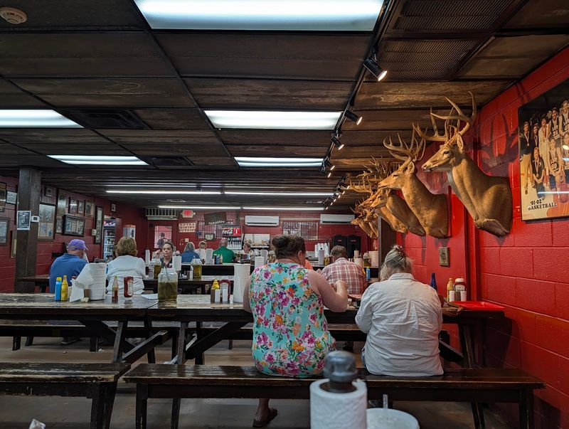 Cooper's Old Time Pit Bar-B-Que