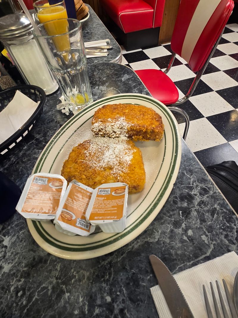 Cornflake-Coated French Toast Deserves Your Attention Cornflake-Coated French Toast Deserves Your Attention